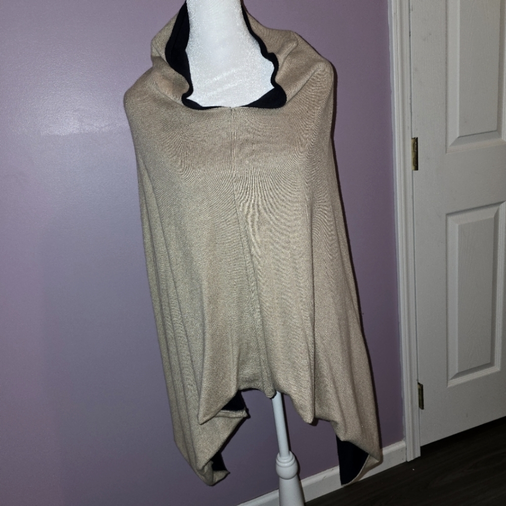 Joules Black/Tan Cape